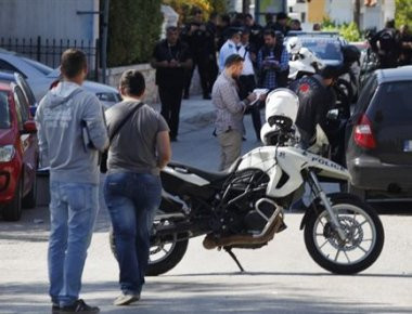 Γλυκά Νερά: Με διαμπερές τραύμα στο θώρακα η ταυματισμένη μητέρα